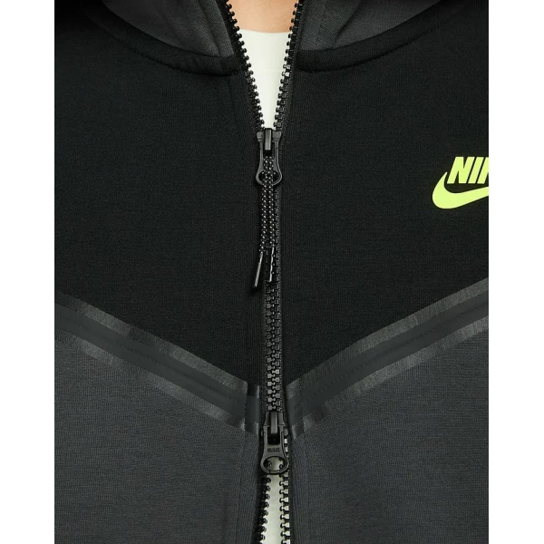 Blouse &laquo; SPORTSWEAR TECH FLEECE HOODIE &raquo;