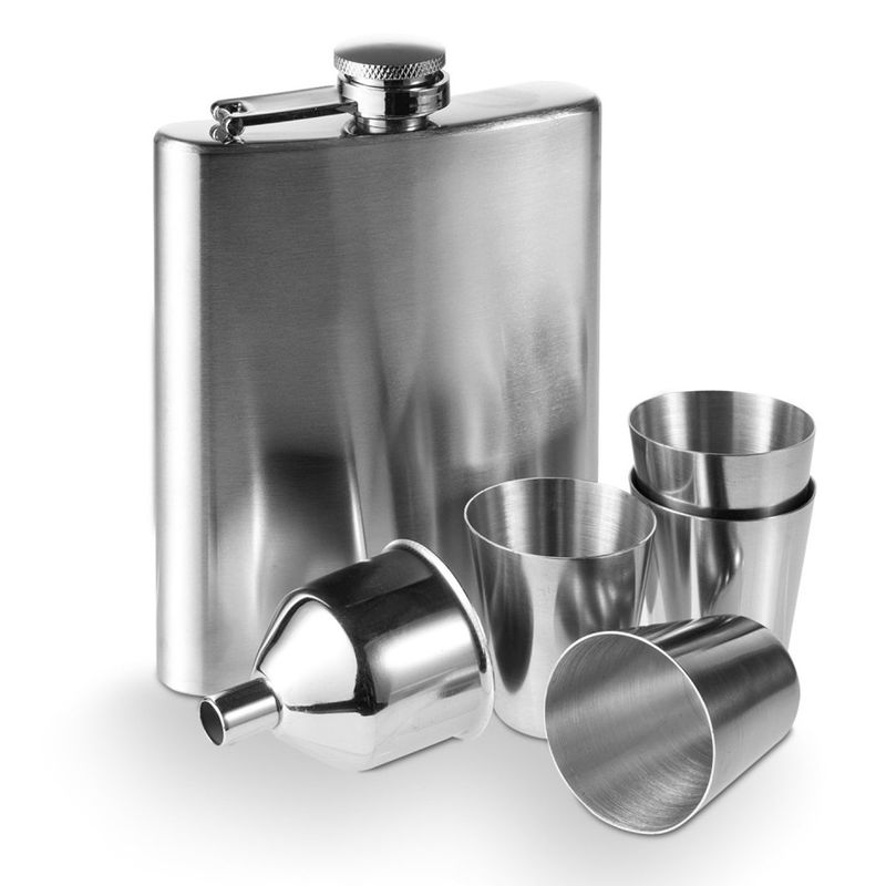 Set with a flask and 4 shot glass